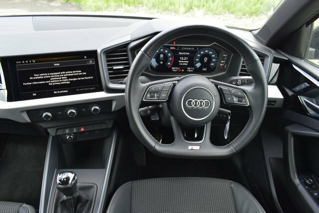 Audi A1 1.0 Tfsi 25 Black Edition Sportback Man SR72FZE Grey #4