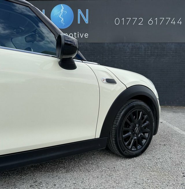 Mini Hatch 1.5 Cooper Large Screen Park Sensors Heated Seats White #4