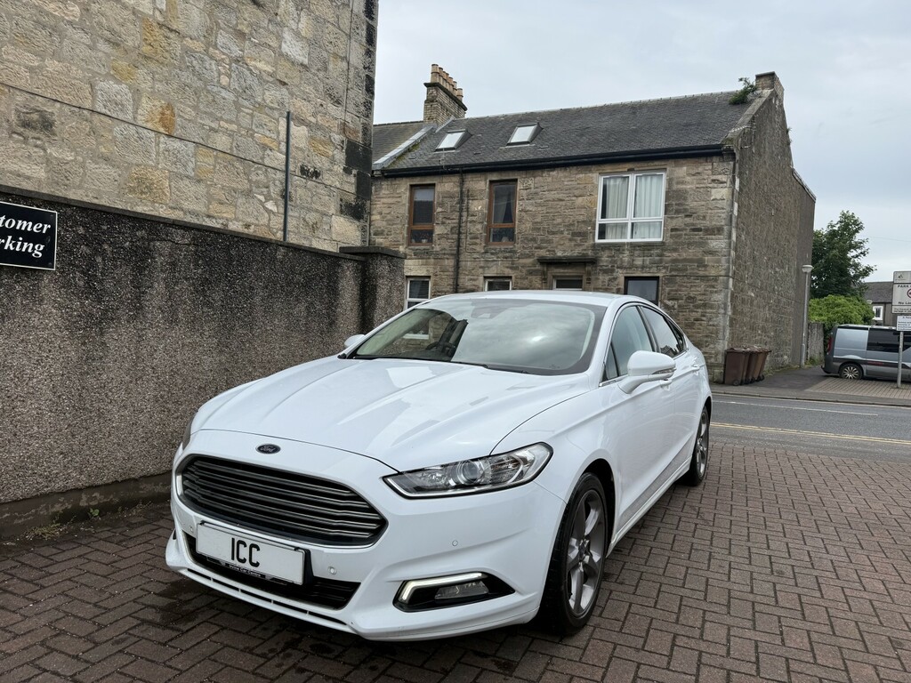 Ford Mondeo Hatchback 2.0 Tdci Titanium 2016 White