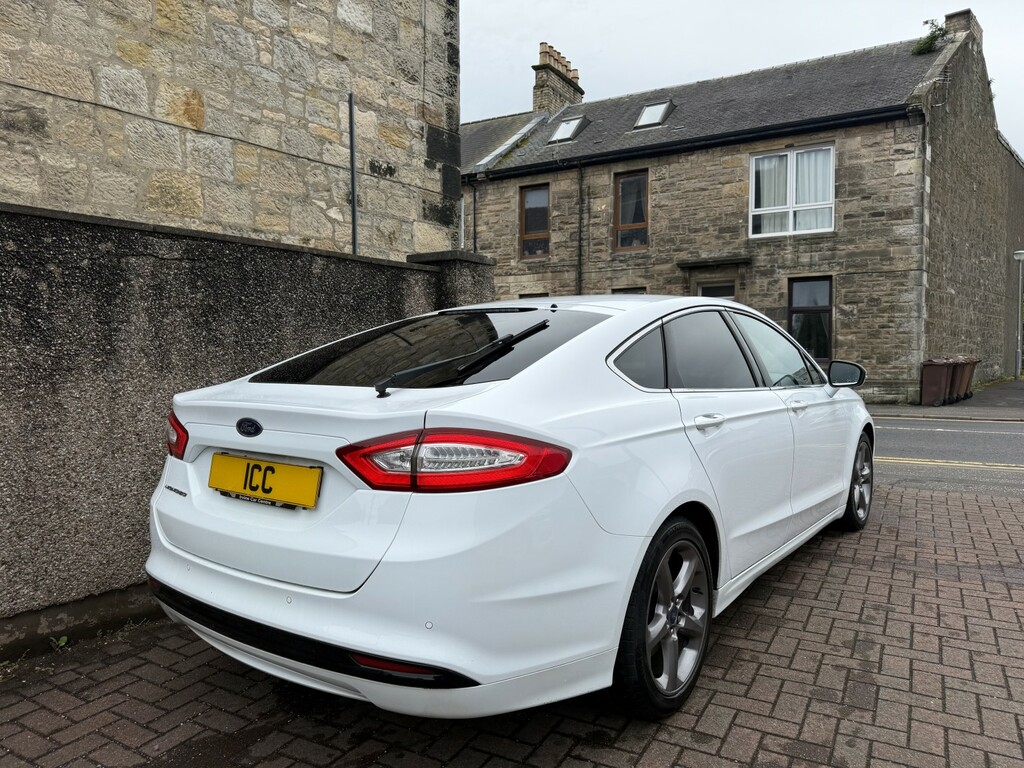 Ford Mondeo Hatchback 2.0 Tdci Titanium 2016 SF16ZUH White #2
