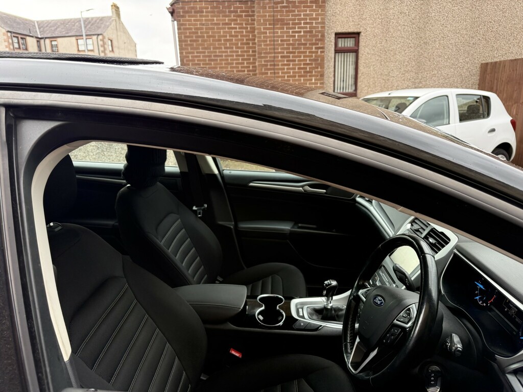 Ford Mondeo Hatchback 1.6 Tdci Econetic Style 2015 Black #6