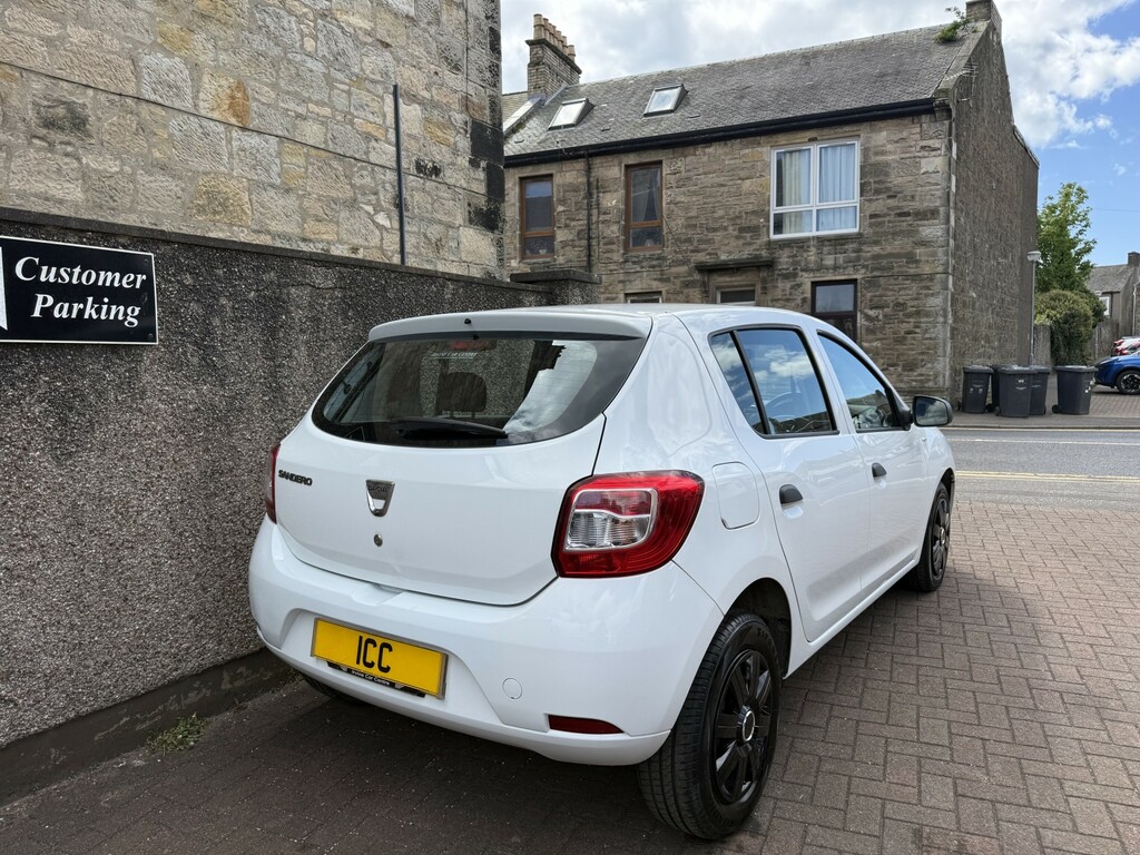 Dacia Sandero 1.2 Ambiance 1.2 16V 75 White #6