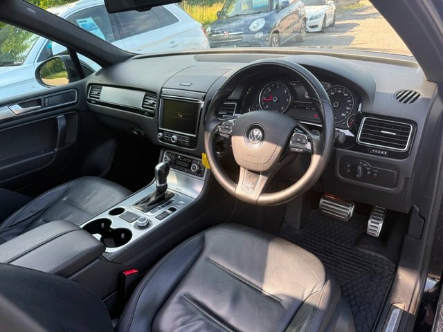 Volkswagen Touareg  White #12