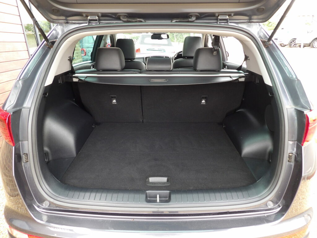 Kia Sportage 1.7 Crdi Isg 2 White #8