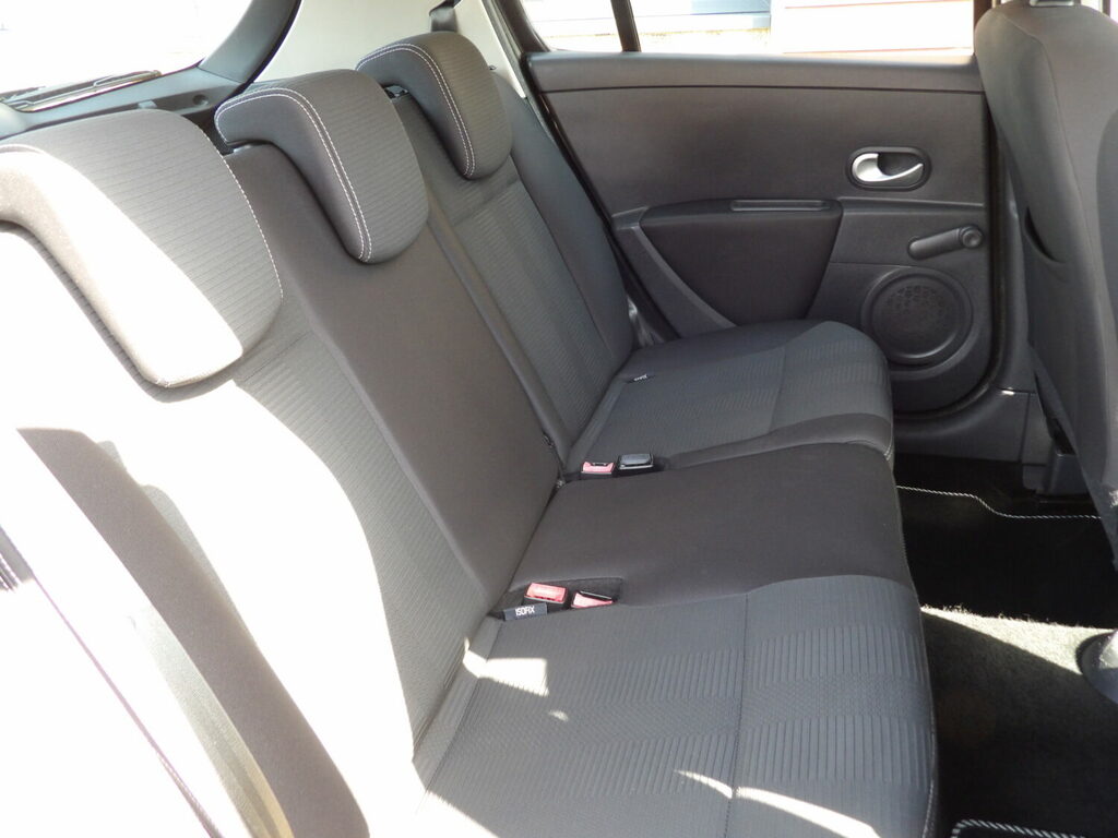 Renault Clio 1.1 Dynamique 16V 74 Bhp Black #8