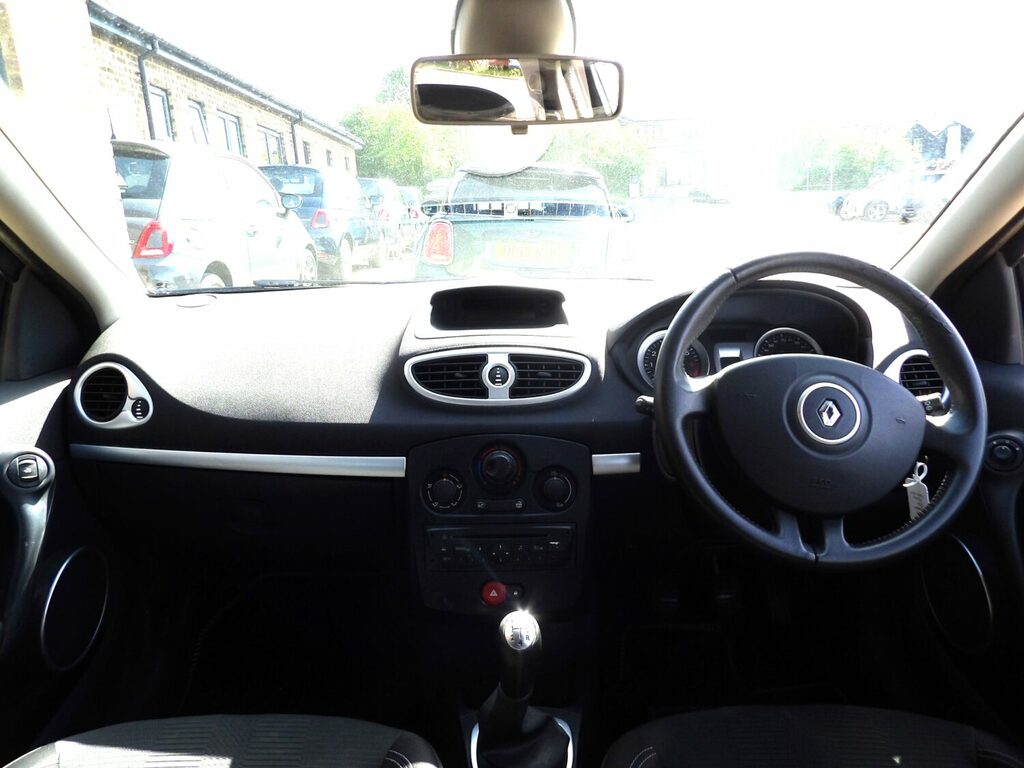 Renault Clio 1.1 Dynamique 16V 74 Bhp Black #5
