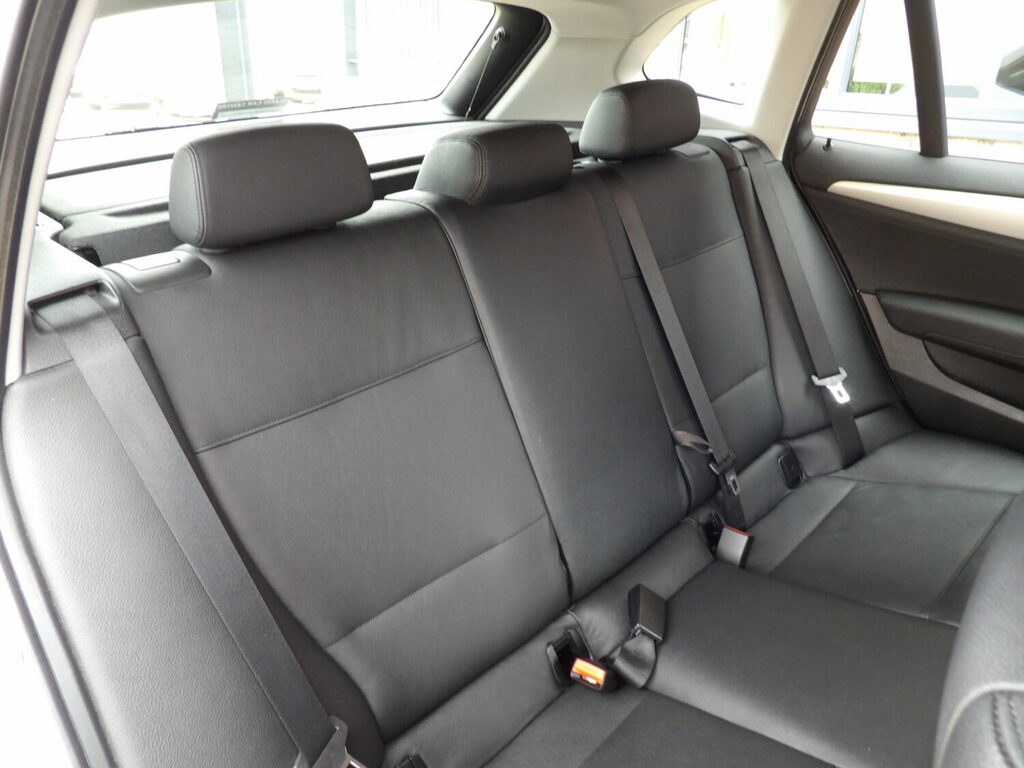 BMW X1 Suv 2.0 20D Se Xdrive 201212 Black #10