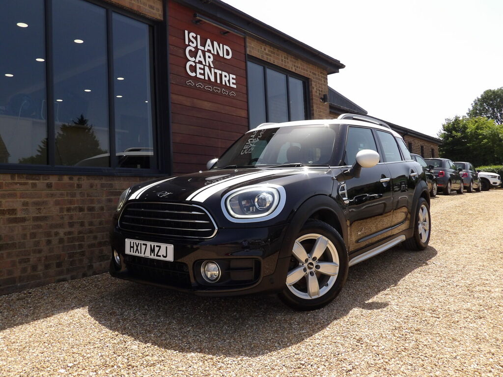 Mini Countryman Hatchback 1.5 Cooper All4 Black #2