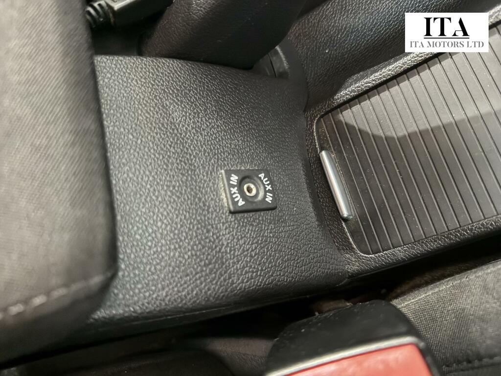 Volkswagen Golf 2011 1.6 Tdi Bluemotion Tech Se Cabriolet Dies White #29