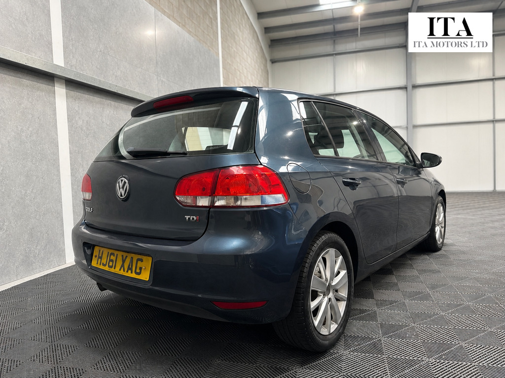 Volkswagen Golf 2011 1.6 Tdi Bluemotion Tech Se Cabriolet Dies White #2