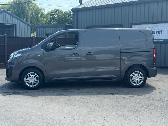 Vauxhall Vivaro 2.0 Turbo D 3100 Sportive Panel Van Man DP69AZA Grey #2