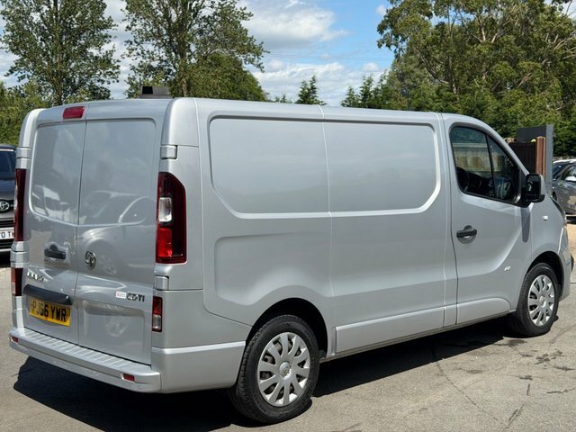 Vauxhall Vivaro 1.6 Cdti 2700 Sportive Panel Van Silver #4