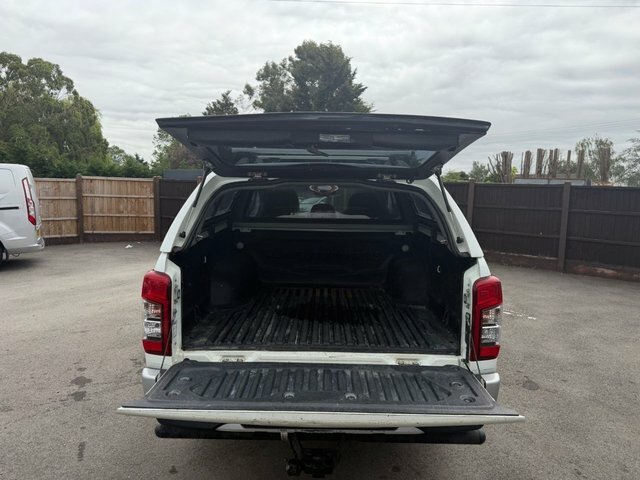 Mitsubishi L200 2.2 Di-d Dc Barbarian Pickup Double Cab White #6