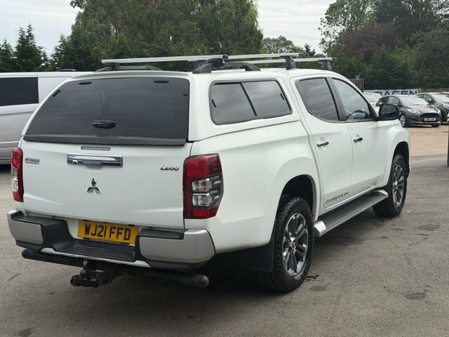 Mitsubishi L200 2.2 Di-d Dc Barbarian Pickup Double Cab White #3