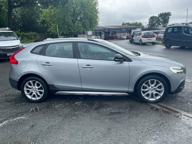 Volvo V40 Cross Country 2.0 D3 Pro Hatchback Euro 6 S S Silver #4