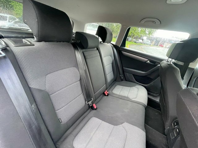 Volkswagen Passat 1.6 Tdi Bluemotion Tech Silver #12