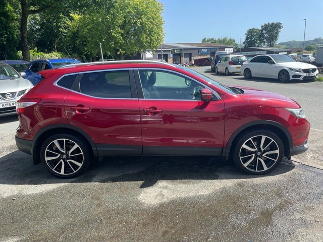 Nissan Qashqai 1.5 Dci Tekna Suv 2Wd Euro 6 S DS66OXG Red #4