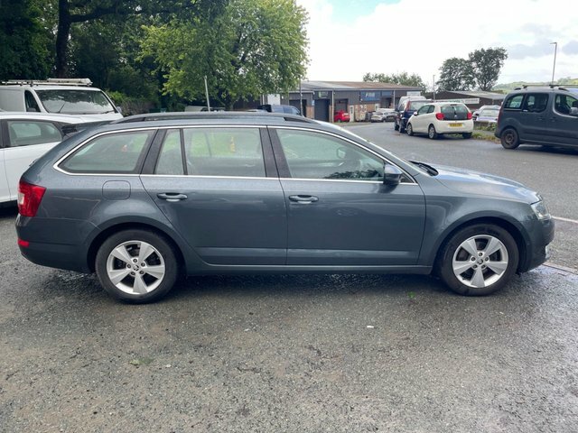 Skoda Octavia 1.6 Tdi Se Business Greenline III Estate Diese PJ15NHH Grey #4