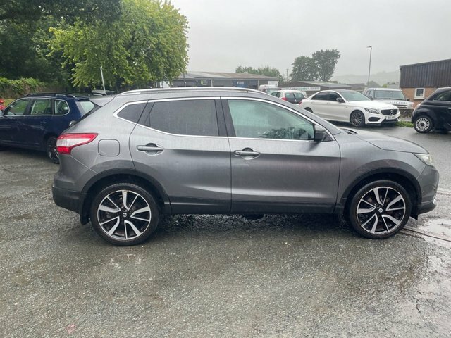 Nissan Qashqai 1.2 Dig-t Tekna Suv 2Wd Euro 6 WG65GVE Grey #4