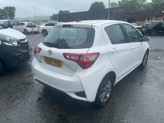 Toyota Yaris 1.5 Vvt-i Icon Tech Hatchback Eu AY67VOG White #5