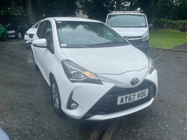 Toyota Yaris 1.5 Vvt-i Icon Tech Hatchback Eu AY67VOG White #3