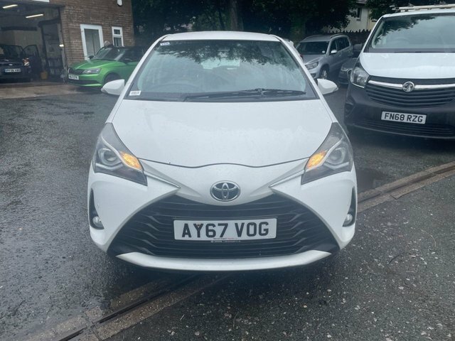 Toyota Yaris 1.5 Vvt-i Icon Tech Hatchback Eu AY67VOG White #2