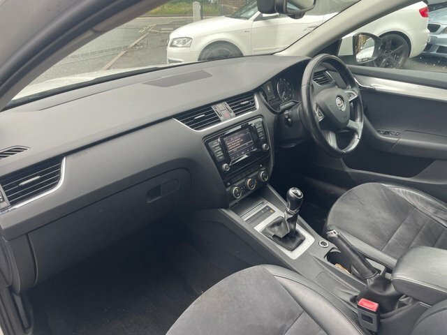 Skoda Octavia Hatchback Black #16