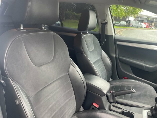 Skoda Octavia Hatchback Black #14
