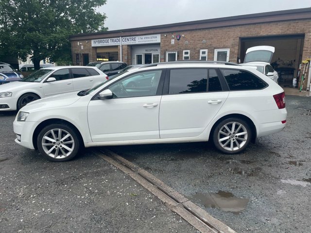 Skoda Octavia Hatchback Black #4
