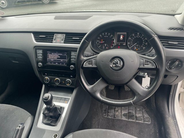 Skoda Octavia Hatchback Black #13