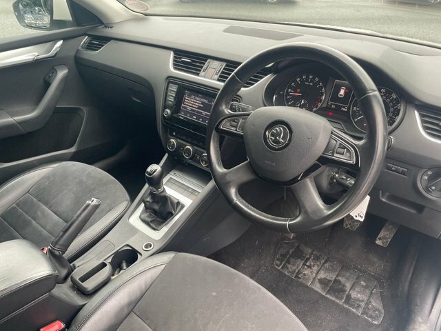 Skoda Octavia Hatchback Black #12