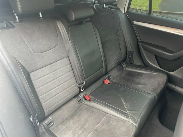 Skoda Octavia Hatchback Black #15