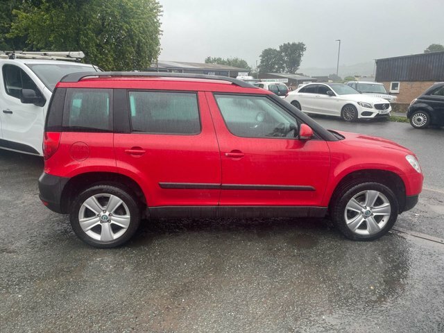 Skoda Yeti 2.0 Tdi Se Plus Suv Euro 5 110 Red #4