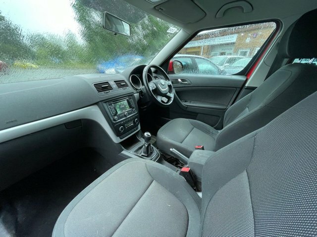 Skoda Yeti Hatchback Silver #14