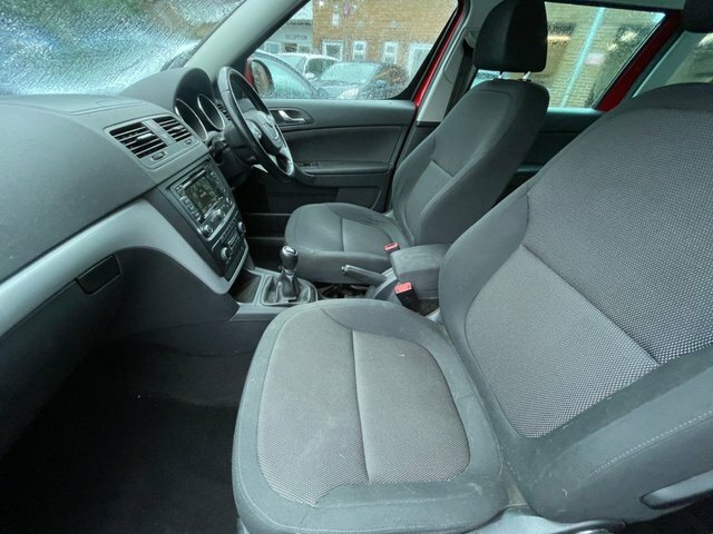 Skoda Yeti Hatchback Silver #15