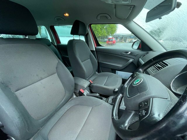 Skoda Yeti Hatchback Silver #11