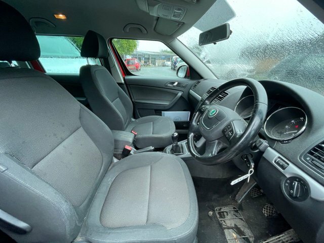 Skoda Yeti Hatchback Silver #10