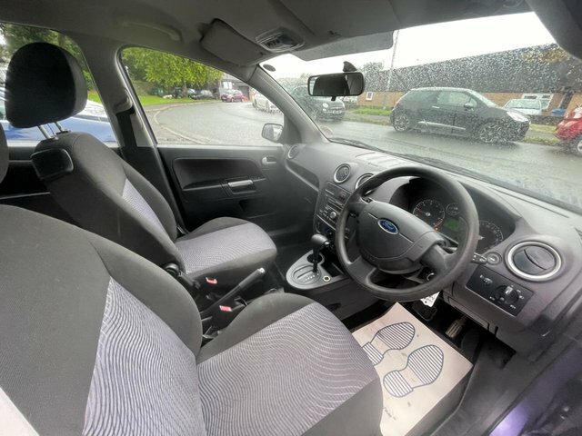 Ford Fusion 1.4 Style Climate Hatchback Purple #10