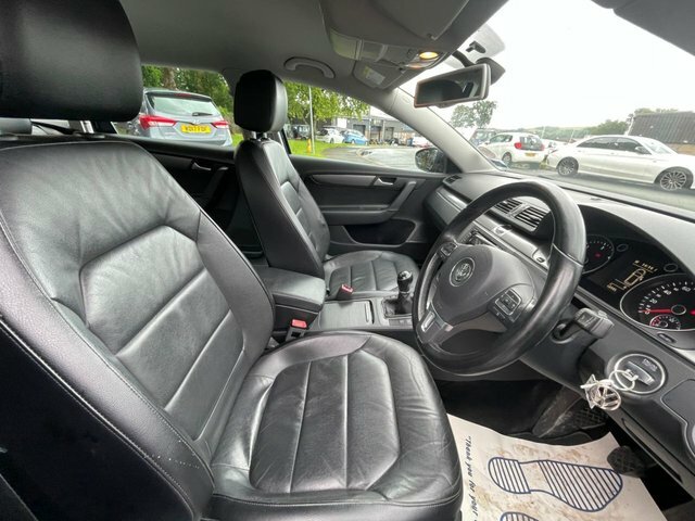 Volkswagen Passat S Blue #10