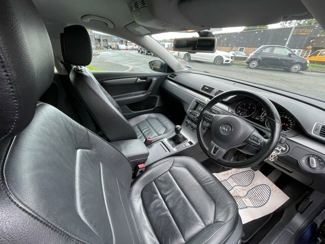 Volkswagen Passat S Blue #9