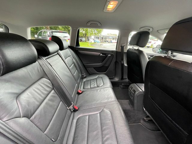 Volkswagen Passat S Blue #12