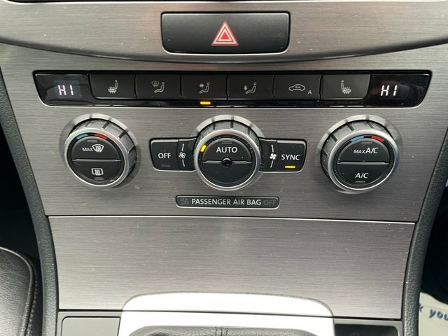 Volkswagen Passat S Blue #19