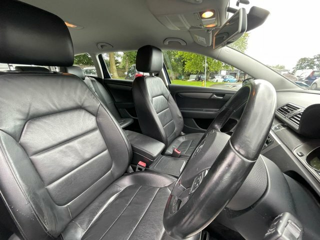 Volkswagen Passat S Blue #11