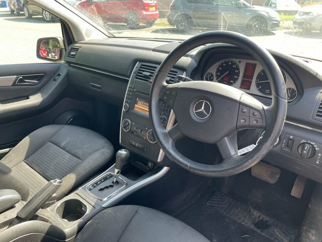 Mercedes-Benz B Class B160 Blueefficiency Sport Black #12