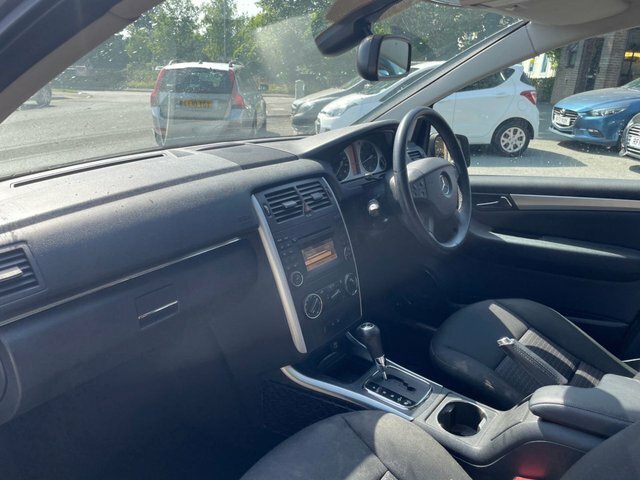 Mercedes-Benz B Class B160 Blueefficiency Sport Black #16
