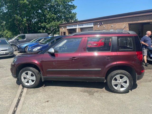 Skoda Yeti 1.6L Elegance White #7