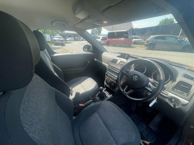 Skoda Yeti 1.6L Elegance White #9