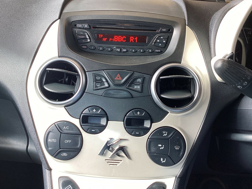 Ford KA Hatchback White #12