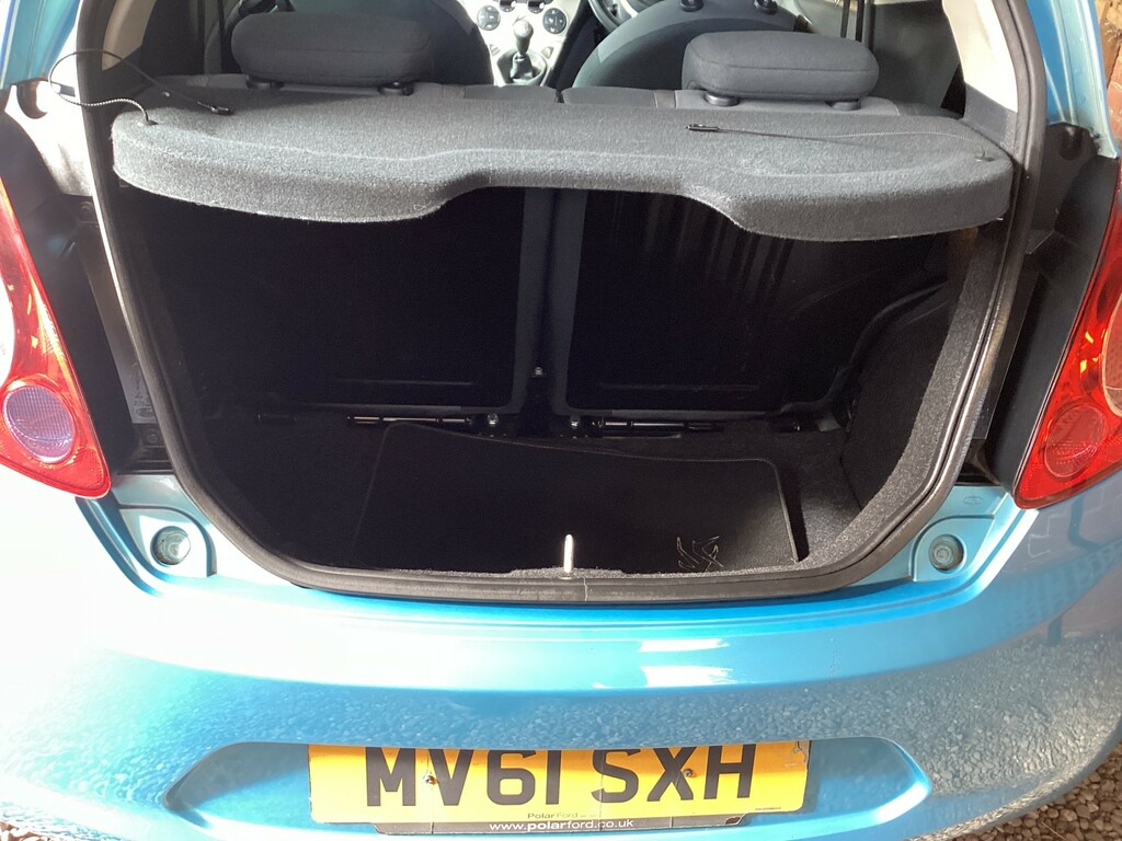 Ford KA Hatchback White #17