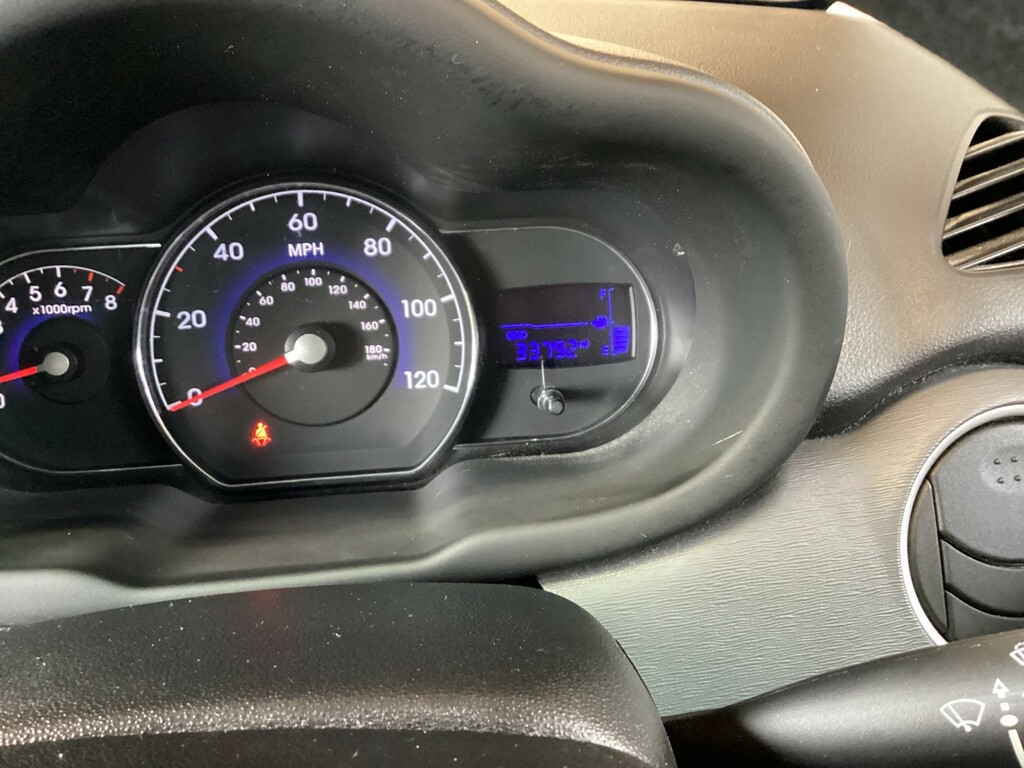 Hyundai I10 1.2 Active 85 Bhp Silver #11